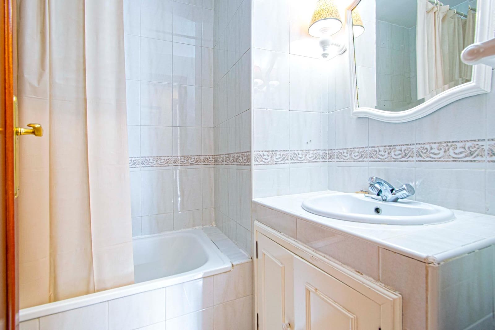 3 soveværelse Lejlighed til salg i Sevilla by med swimmingpool garage - € 223.500 (Ref: 9065267)