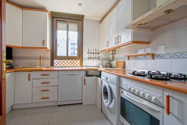 3 soverom Leilighet til salgs i Sevilla by med svømmebasseng garasje - € 223 500 (Ref: 9065267)