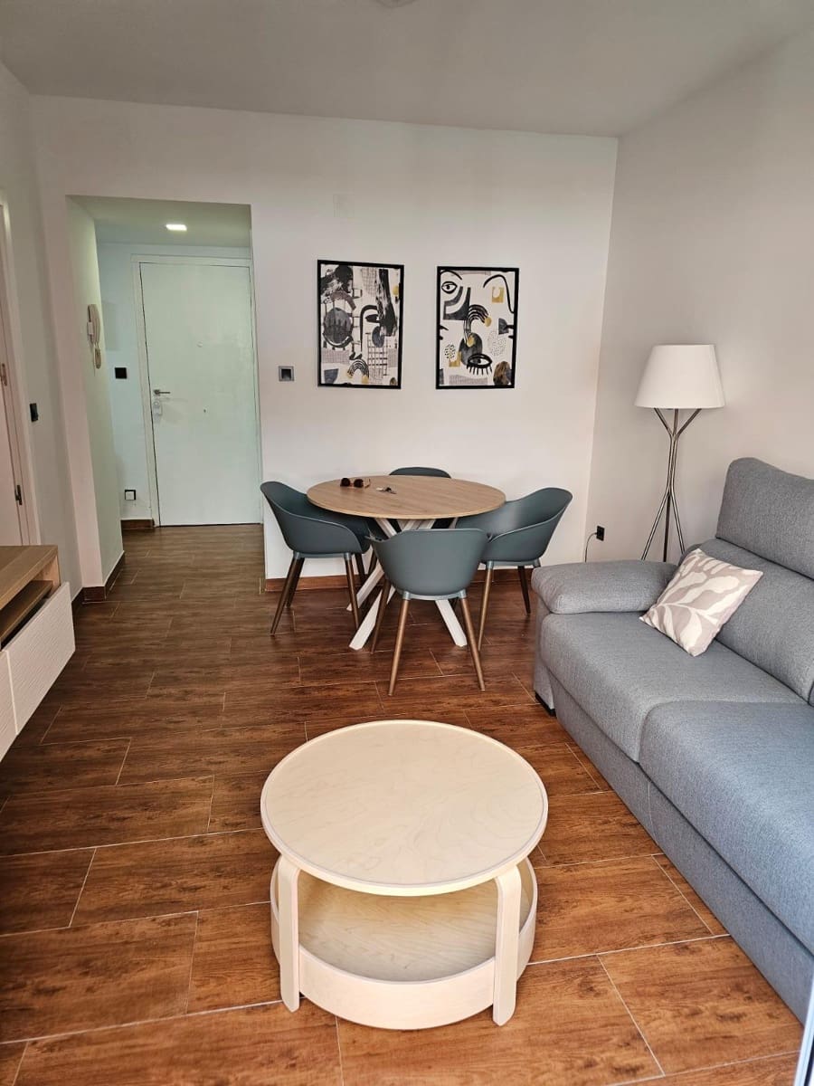 1 soveværelse Lejlighed til leje i Sevilla by - € 1.100 (Ref: 9068852)