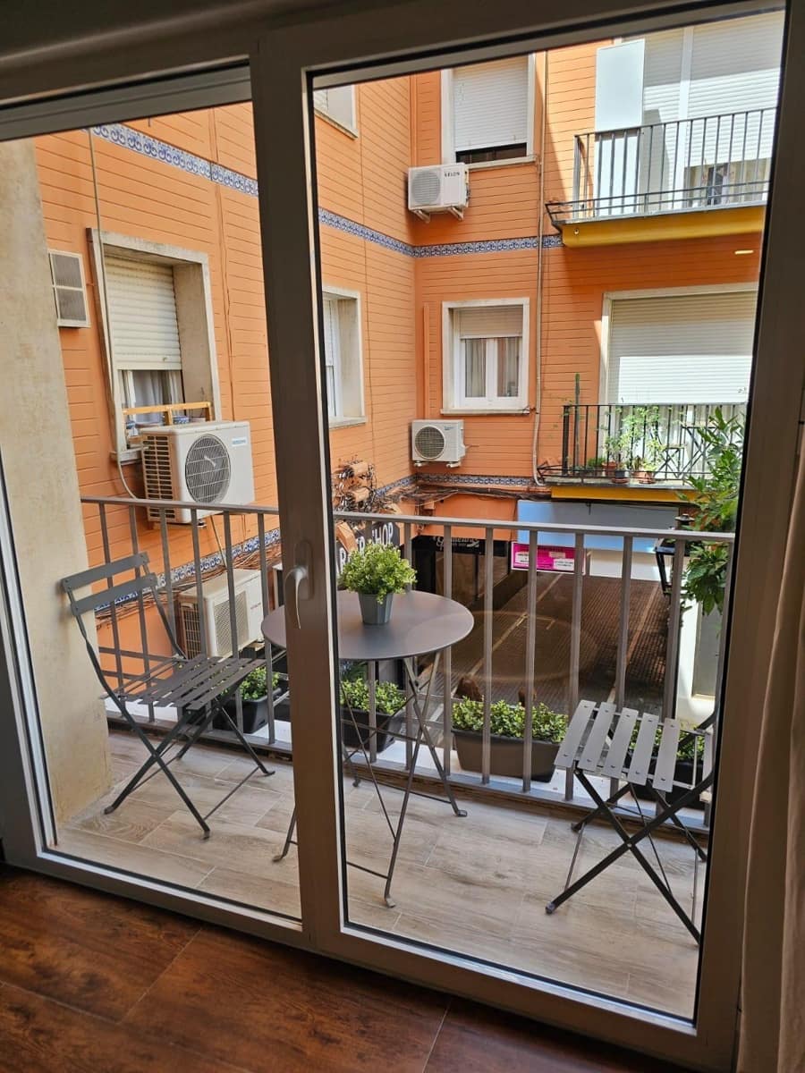 1 soveværelse Lejlighed til leje i Sevilla by - € 1.100 (Ref: 9068852)