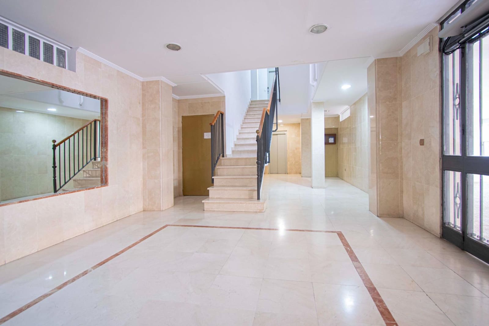 3 soveværelse Lejlighed til salg i Sevilla by med garage - € 530.000 (Ref: 9078012)