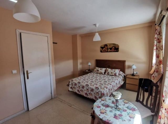 2 bedroom Semi-detached Villa for sale in El Pedroso - € 82,000 (Ref: 9081528)