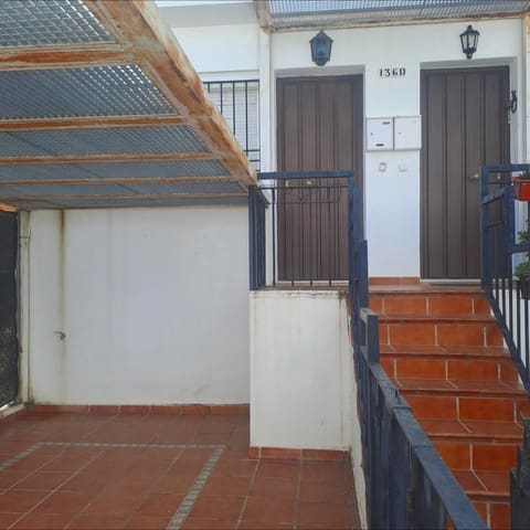 2 bedroom Semi-detached Villa for sale in El Pedroso - € 82,000 (Ref: 9081528)