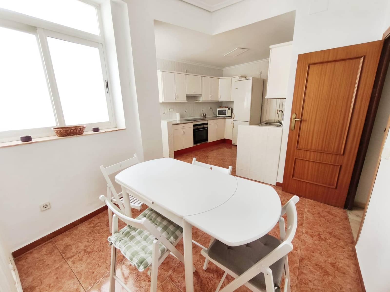 3 soverom Leilighet til leie i Sevilla by - € 1 800 (Ref: 9085341)