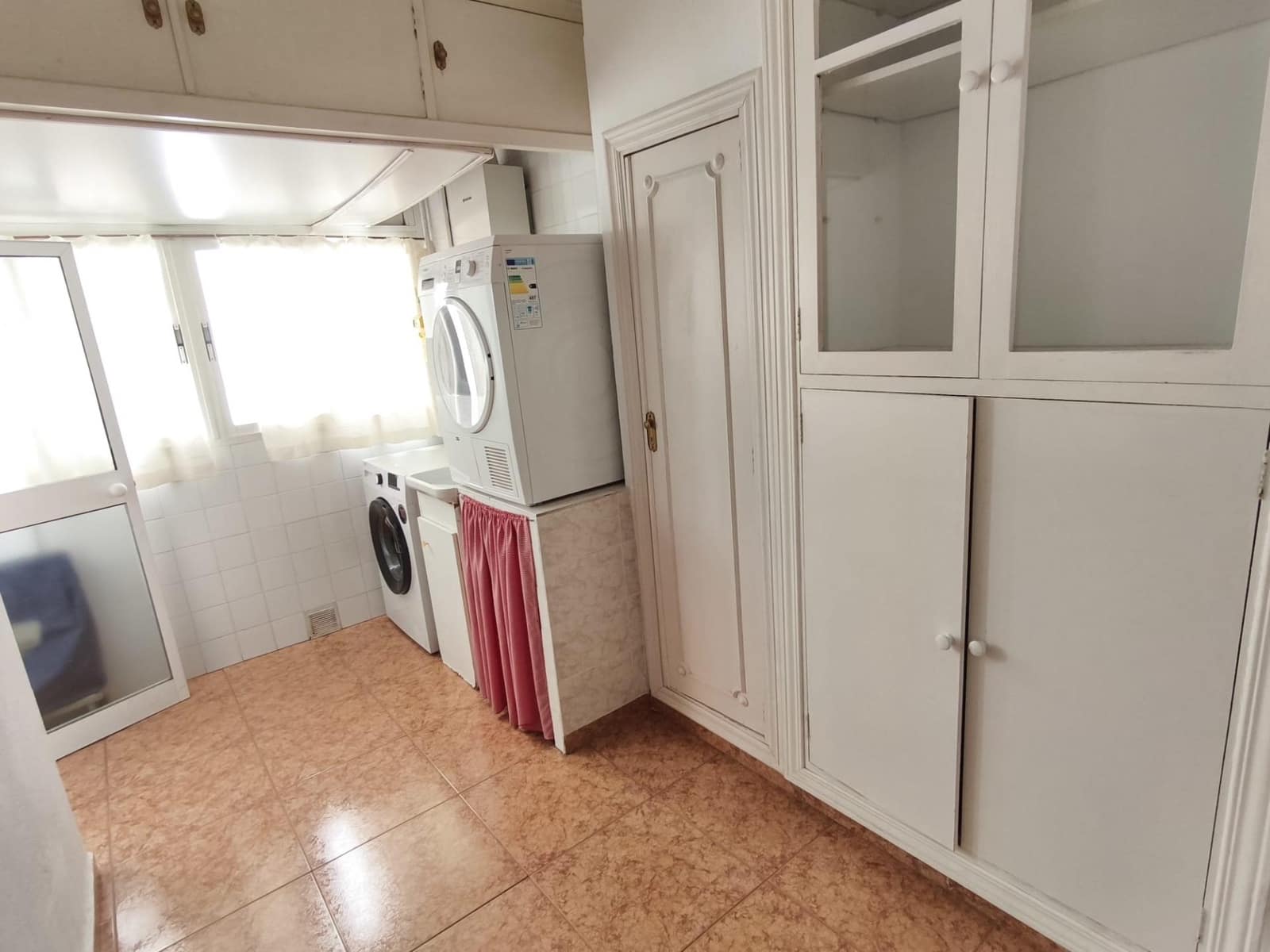 3 soverom Leilighet til leie i Sevilla by - € 1 800 (Ref: 9085341)
