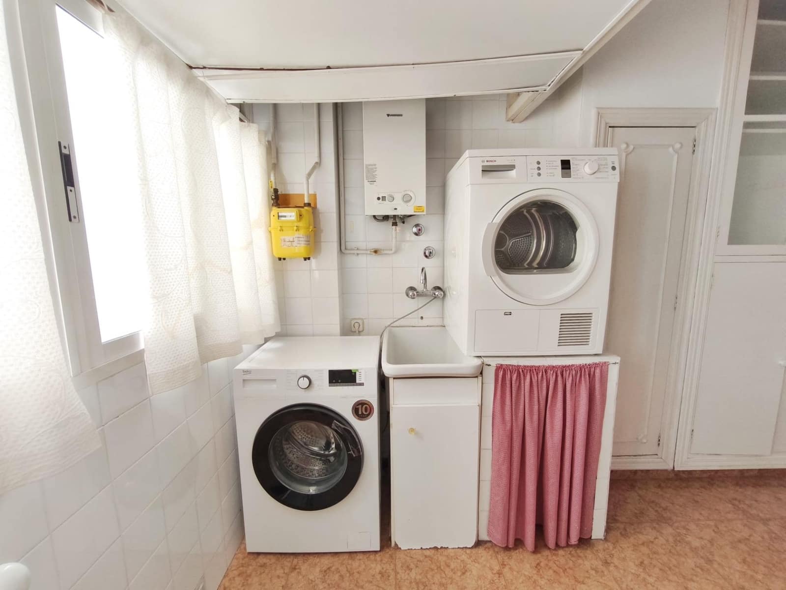 3 soverom Leilighet til leie i Sevilla by - € 1 800 (Ref: 9085341)