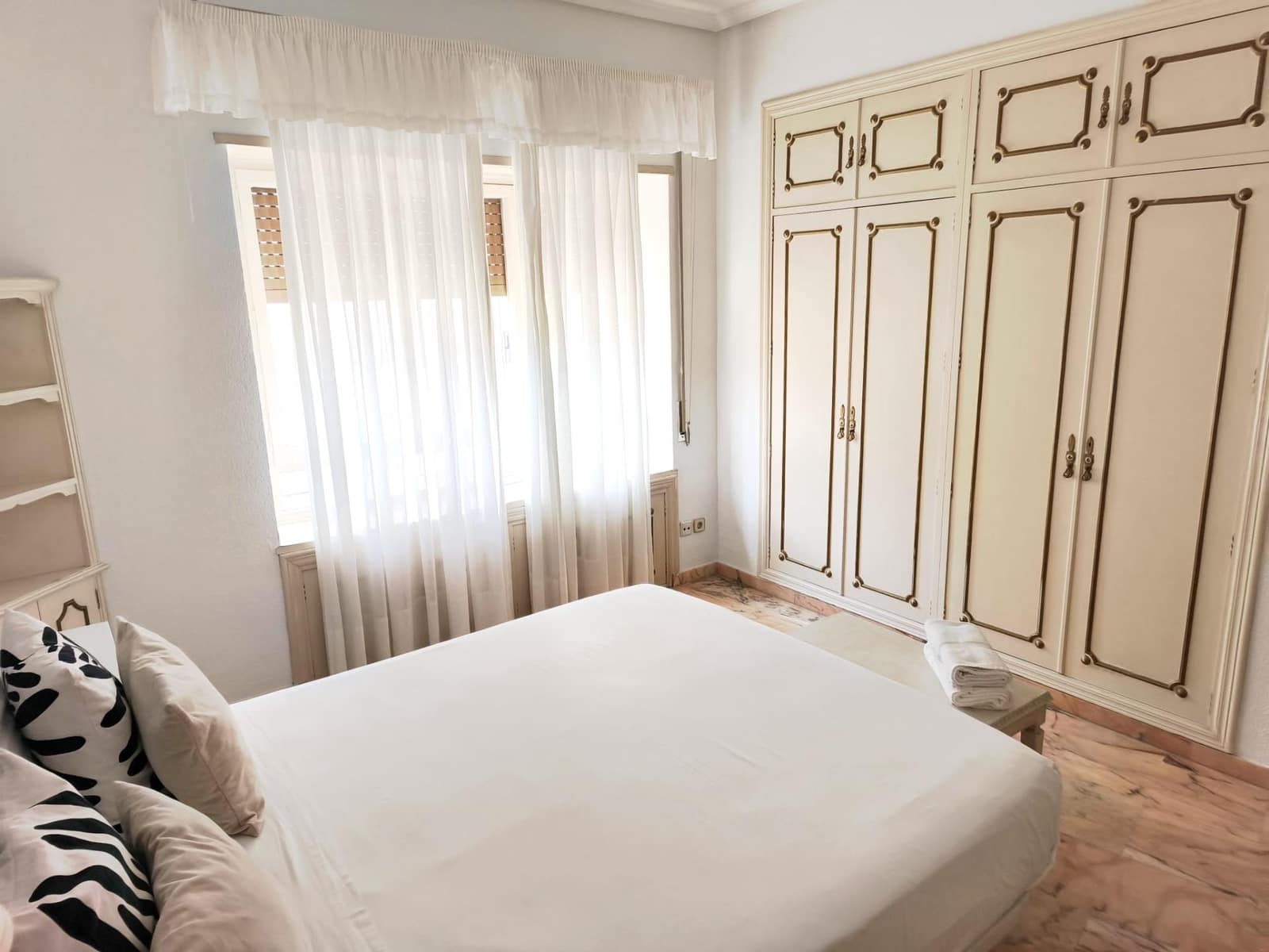 3 soverom Leilighet til leie i Sevilla by - € 1 800 (Ref: 9085341)