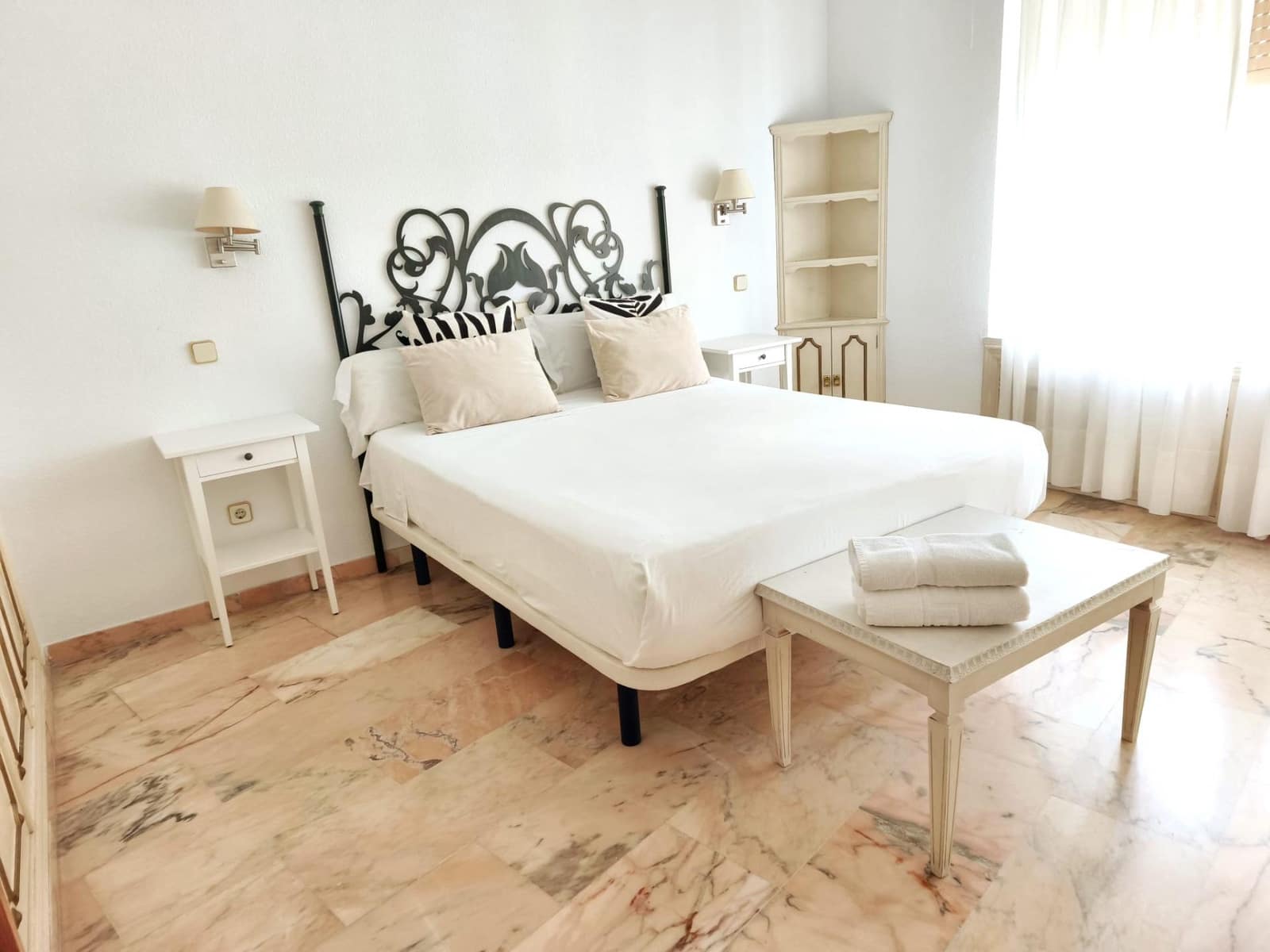 3 soverom Leilighet til leie i Sevilla by - € 1 800 (Ref: 9085341)
