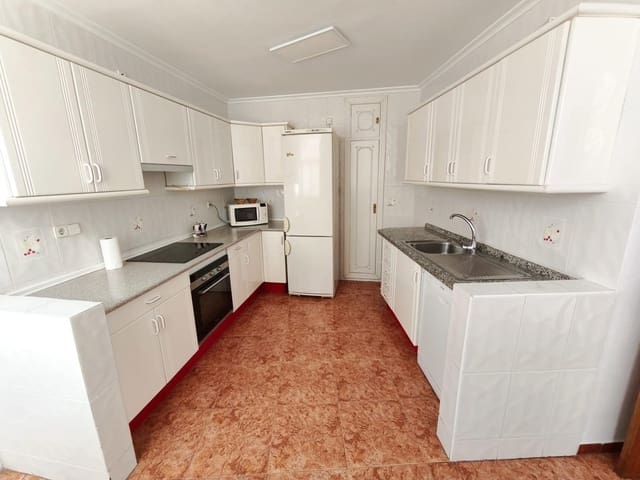3 soverom Leilighet til leie i Sevilla by - € 1 800 (Ref: 9085341)