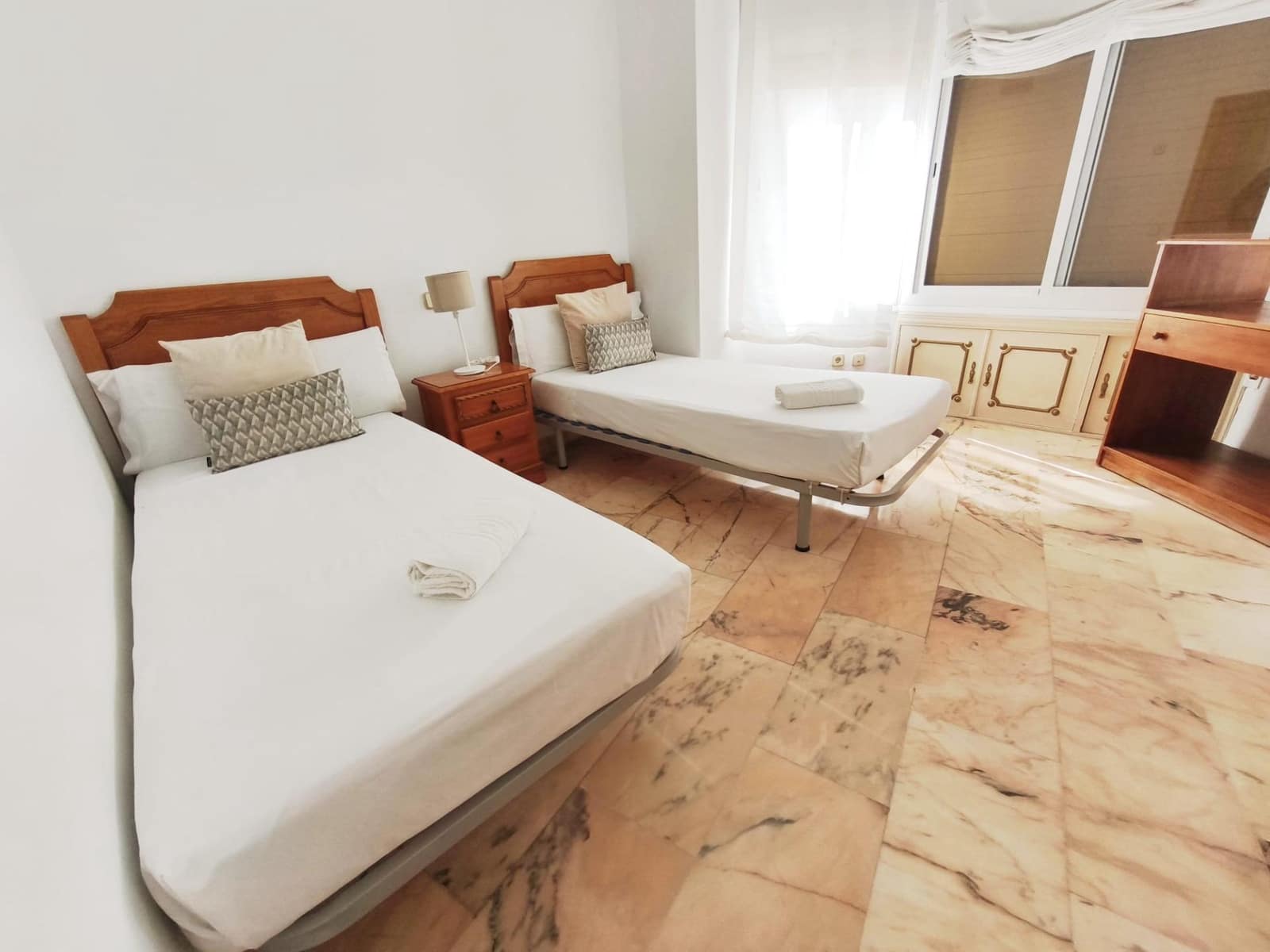 3 soverom Leilighet til leie i Sevilla by - € 1 800 (Ref: 9085341)