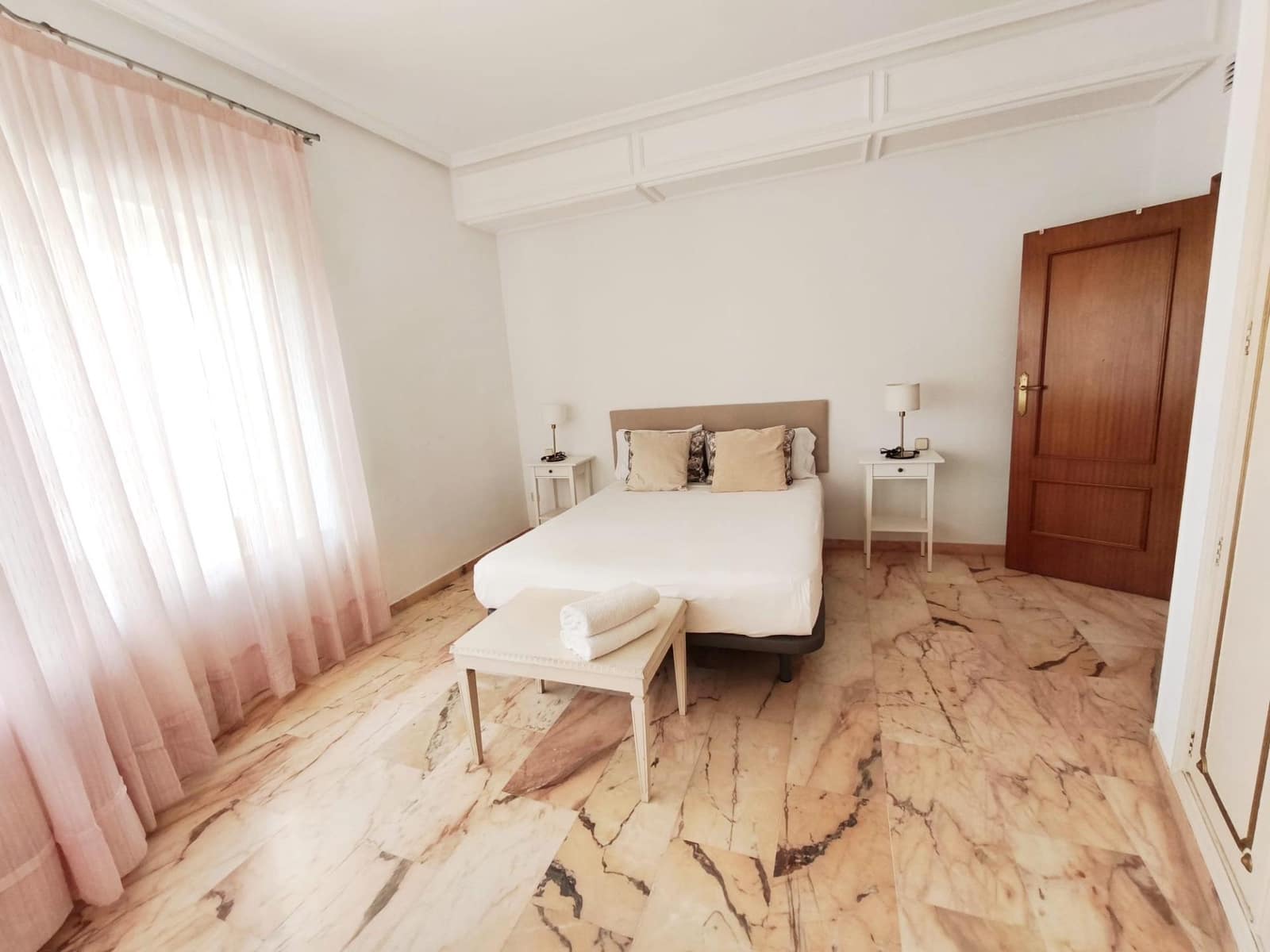 3 soverom Leilighet til leie i Sevilla by - € 1 800 (Ref: 9085341)