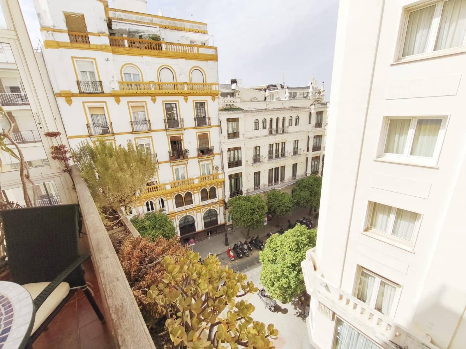 3 soverom Leilighet til leie i Sevilla by - € 1 800 (Ref: 9085341)