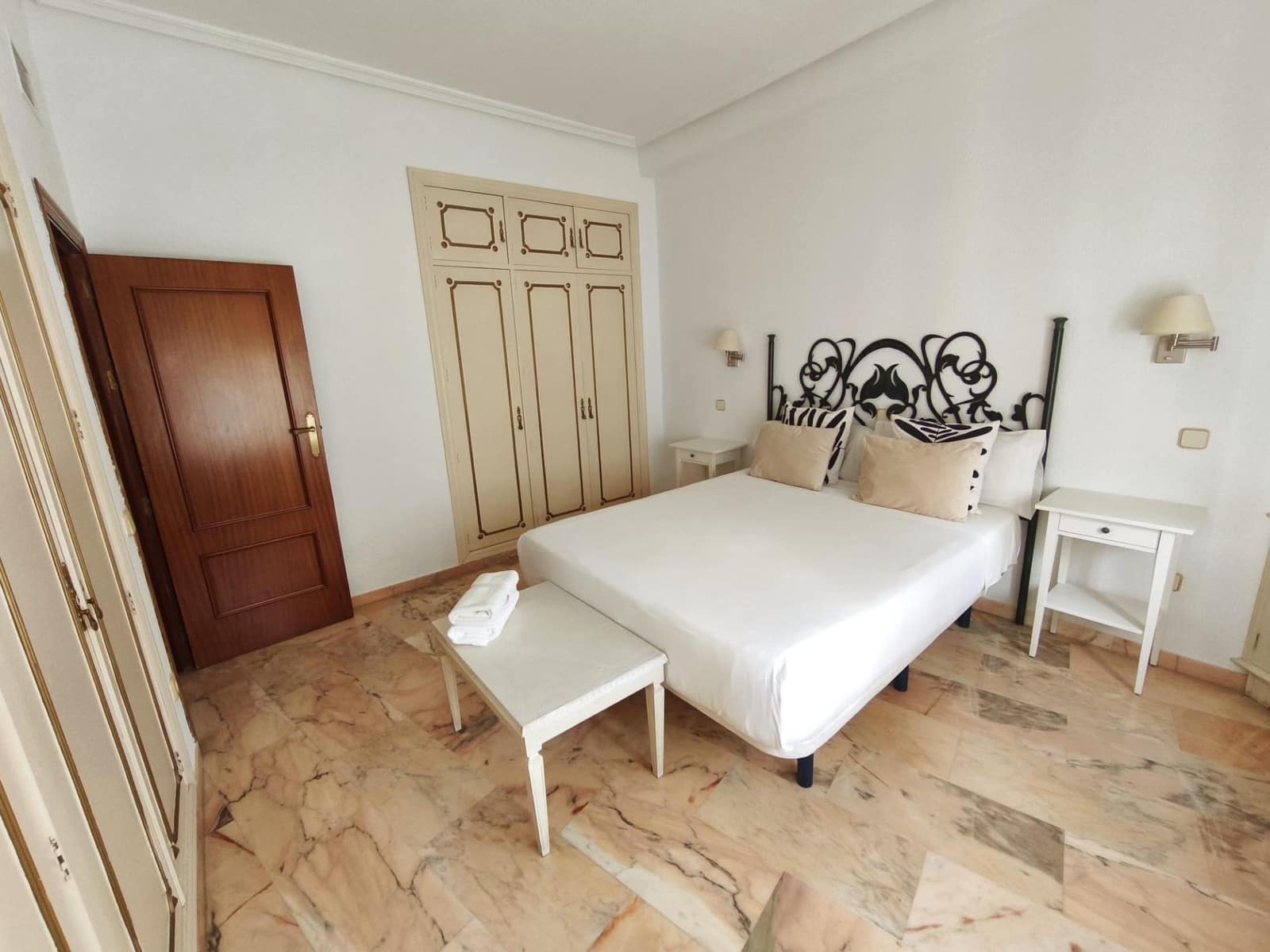 3 soverom Leilighet til leie i Sevilla by - € 1 800 (Ref: 9085341)