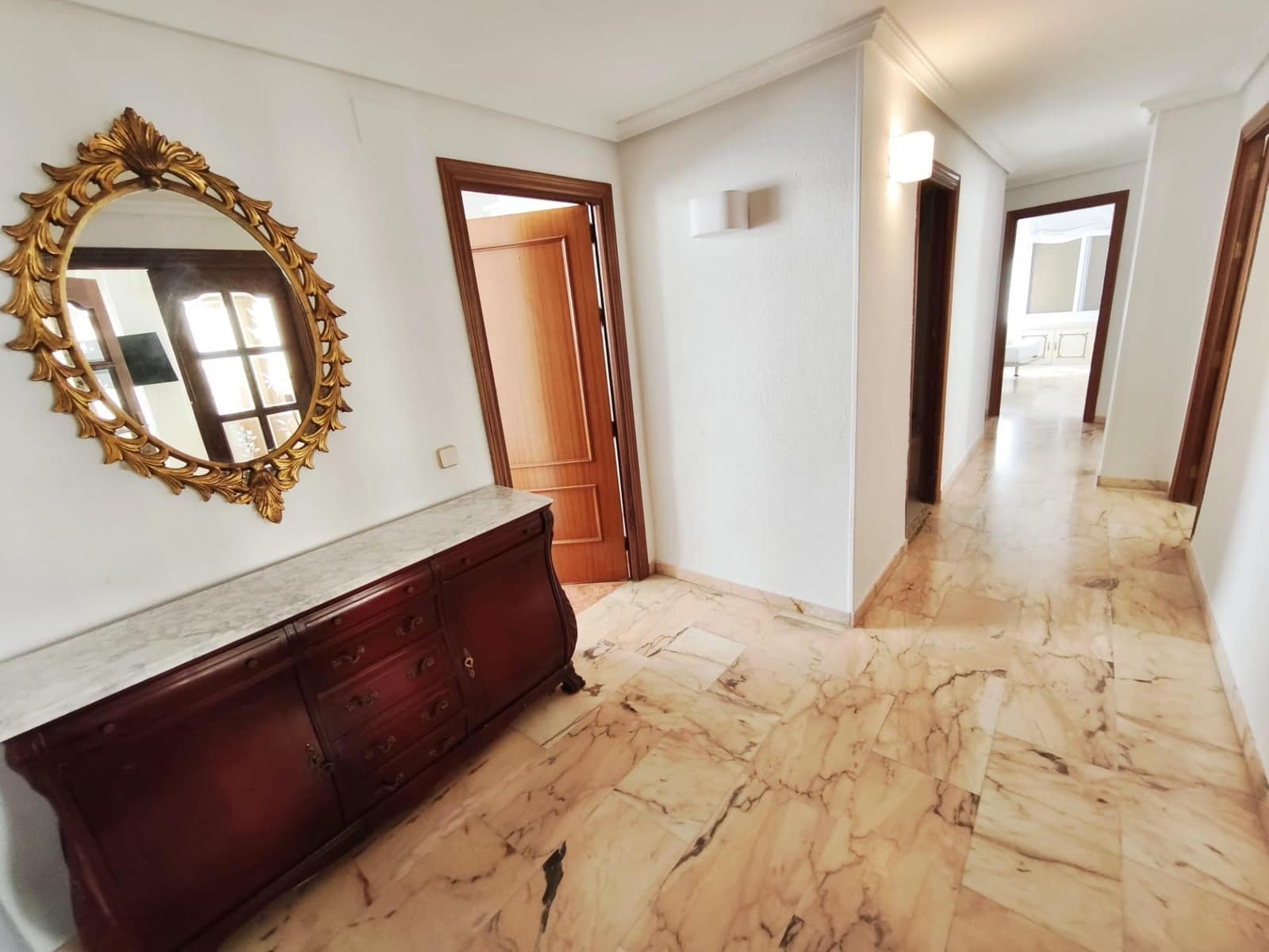3 soverom Leilighet til leie i Sevilla by - € 1 800 (Ref: 9085341)
