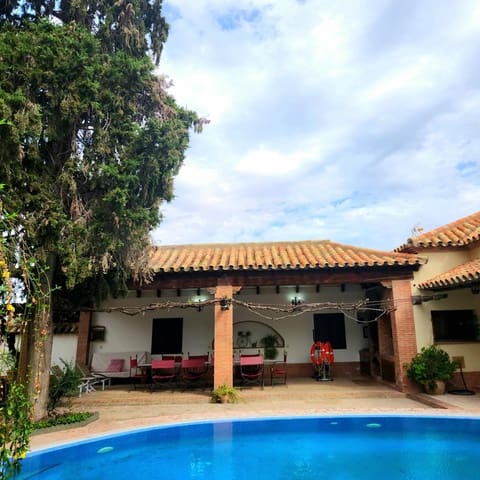 4 soveværelse Villa til salg i Ecija med swimmingpool - € 780.000 (Ref: 9089850)