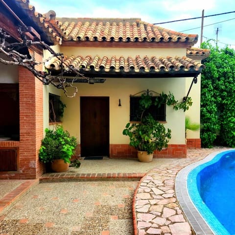 4 soveværelse Villa til salg i Ecija med swimmingpool - € 780.000 (Ref: 9089850)