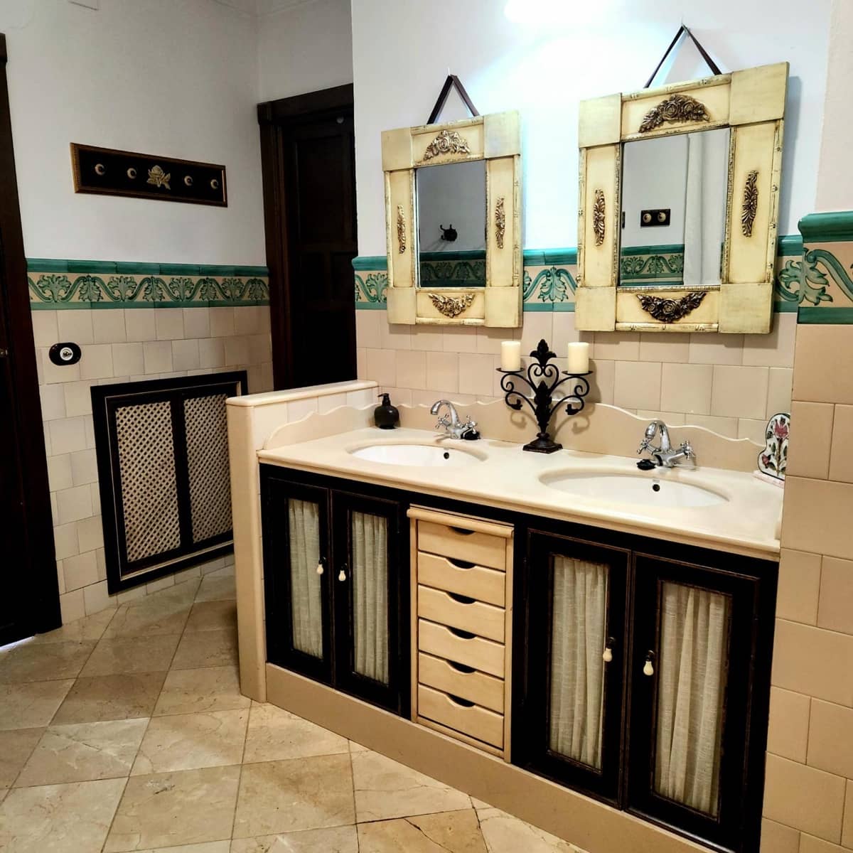 4 sypialnia Willa na sprzedaż w Ecija z basenem - 780 000 € (Ref: 9089850)