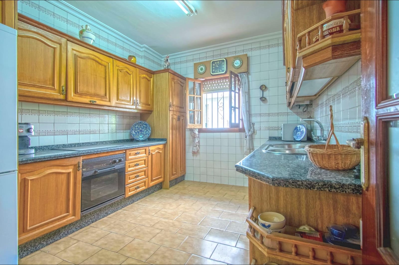 5 soveværelse Semi-Rækkehus til salg i Sevilla by med garage - € 649.990 (Ref: 9095317)