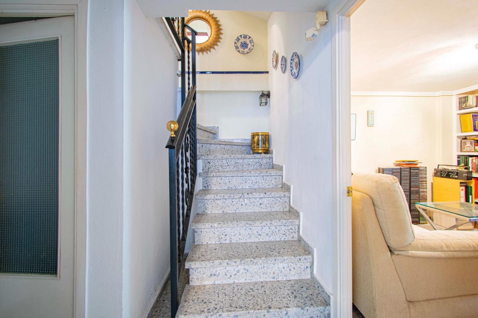 5 soveværelse Semi-Rækkehus til salg i Sevilla by med garage - € 649.990 (Ref: 9095317)