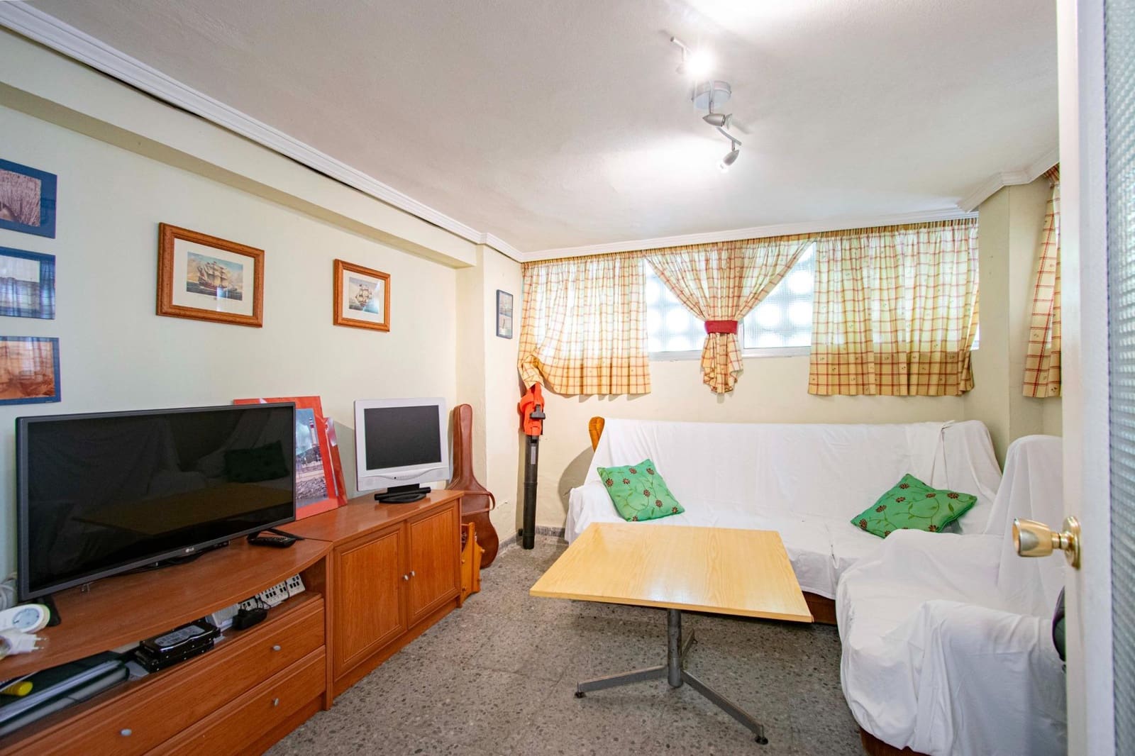 5 soveværelse Semi-Rækkehus til salg i Sevilla by med garage - € 649.990 (Ref: 9095317)