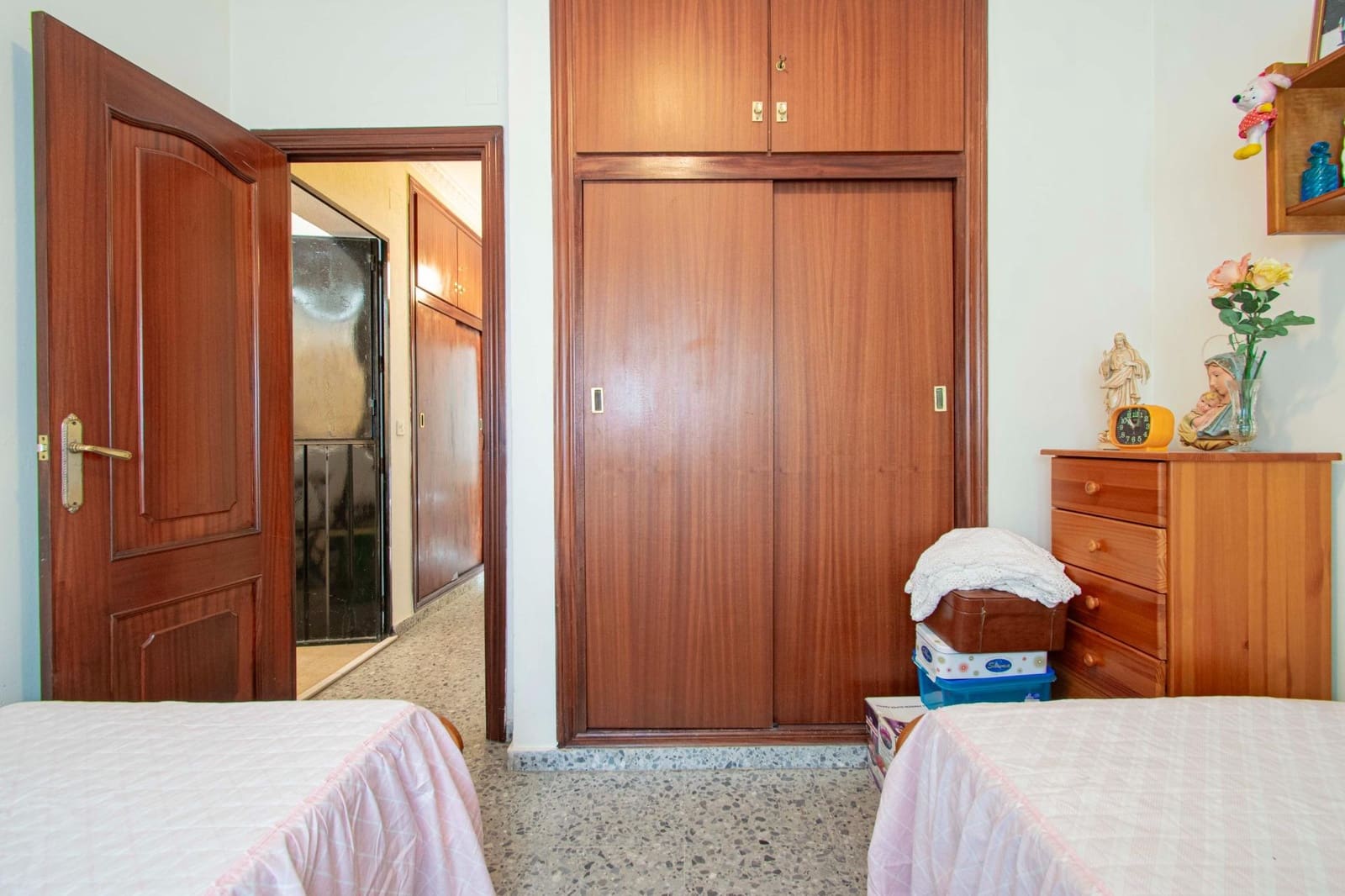 5 soveværelse Semi-Rækkehus til salg i Sevilla by med garage - € 649.990 (Ref: 9095317)