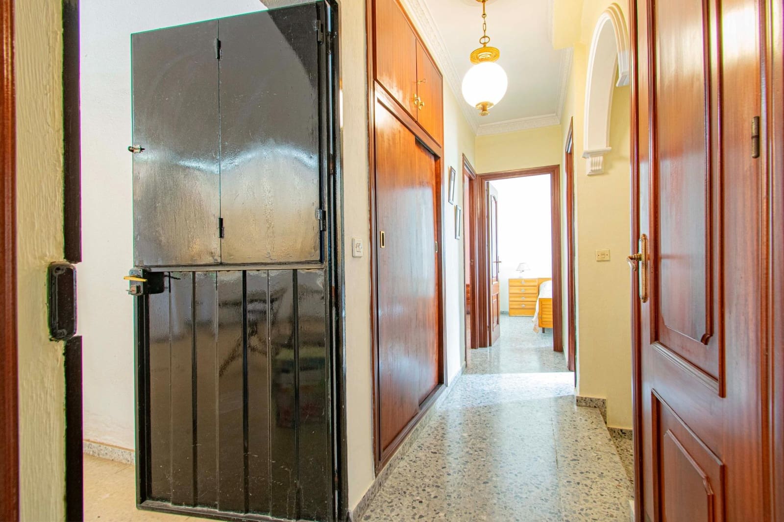 5 soveværelse Semi-Rækkehus til salg i Sevilla by med garage - € 649.990 (Ref: 9095317)