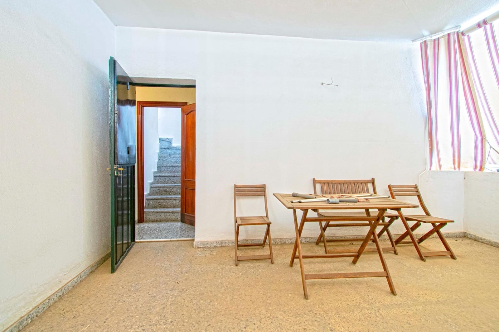 5 soveværelse Semi-Rækkehus til salg i Sevilla by med garage - € 649.990 (Ref: 9095317)