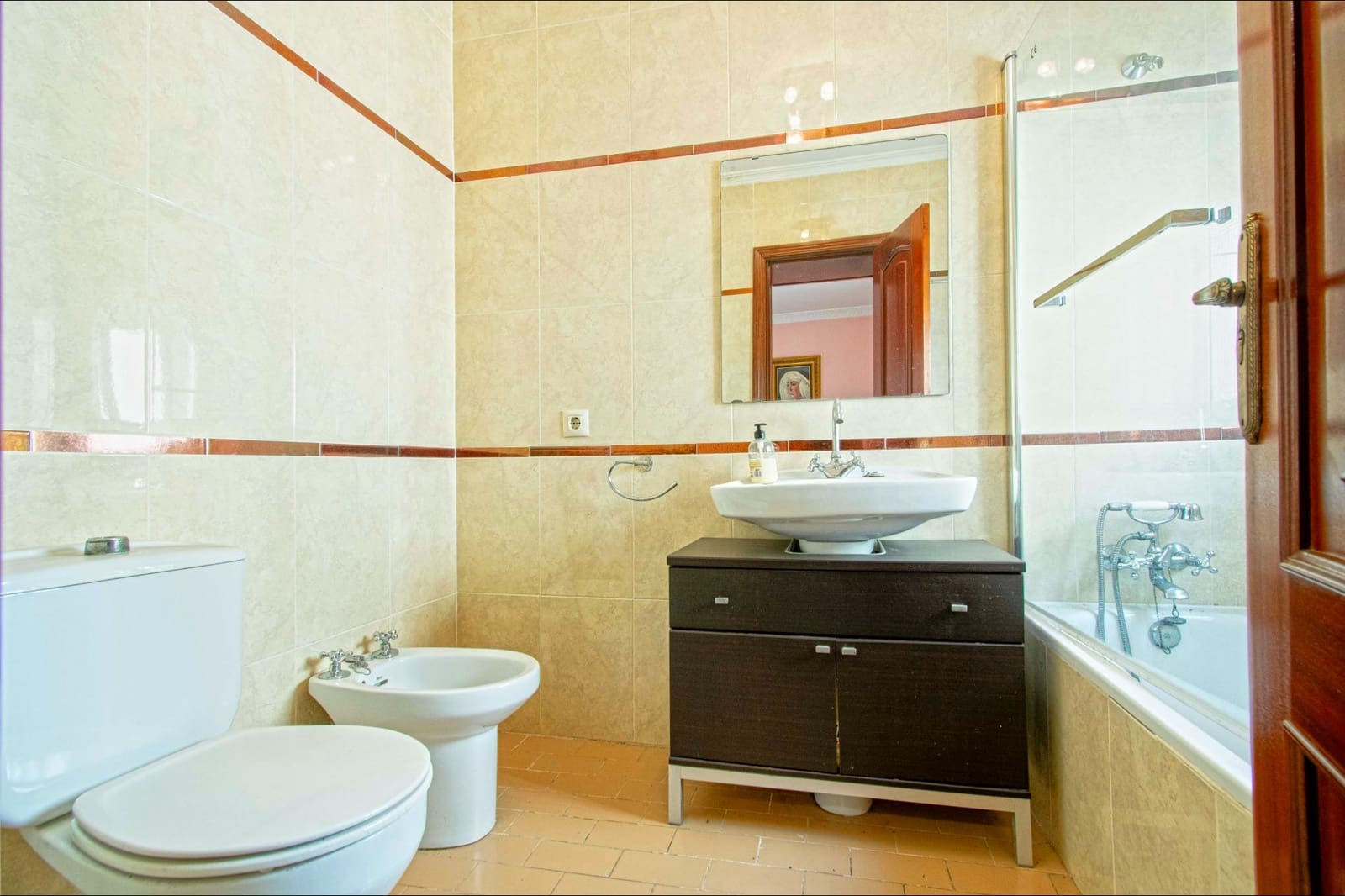 5 soveværelse Semi-Rækkehus til salg i Sevilla by med garage - € 649.990 (Ref: 9095317)