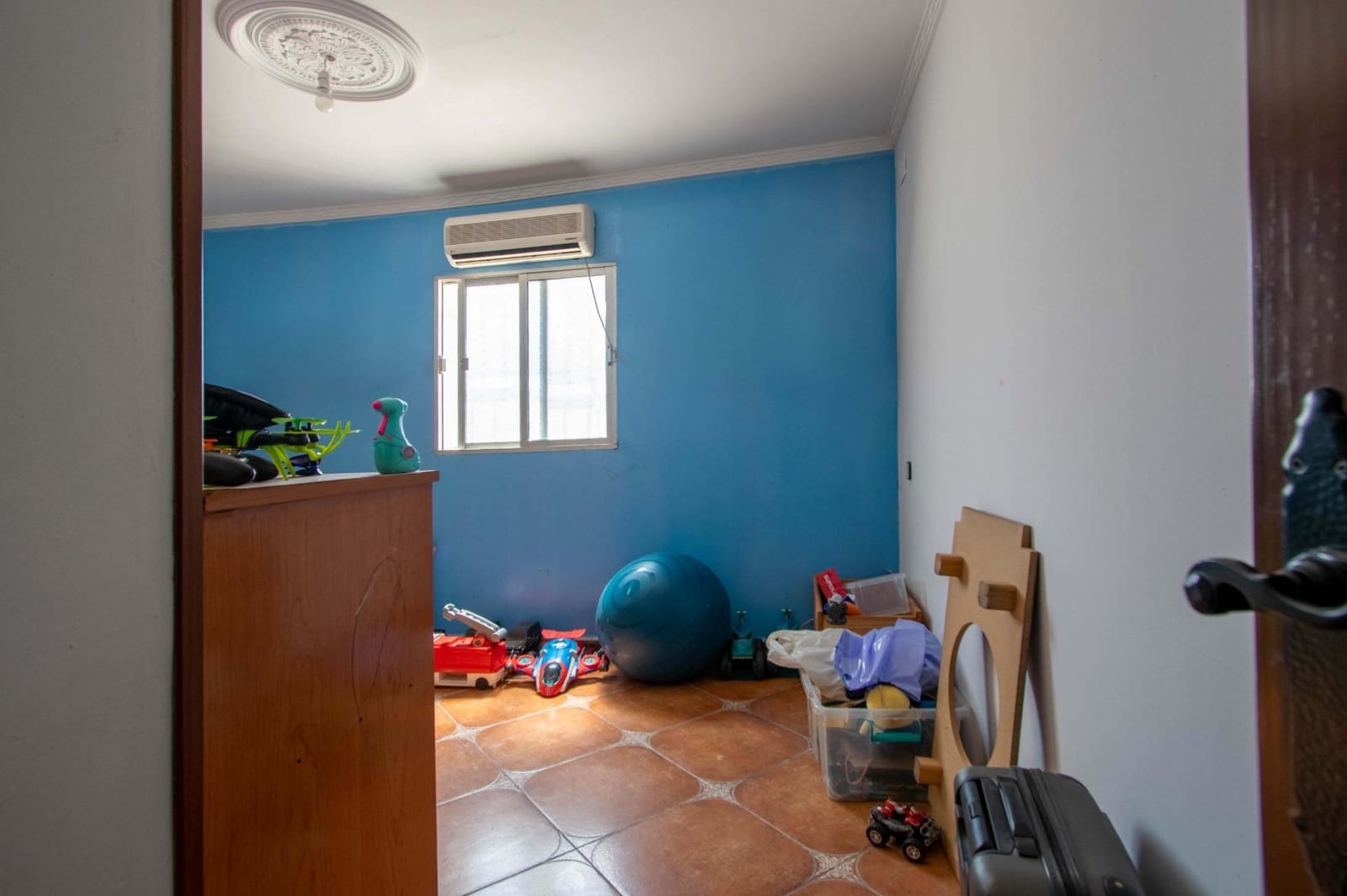 4 soveværelse Semi-Rækkehus til salg i Los Palacios y Villafranca - € 187.000 (Ref: 9095318)