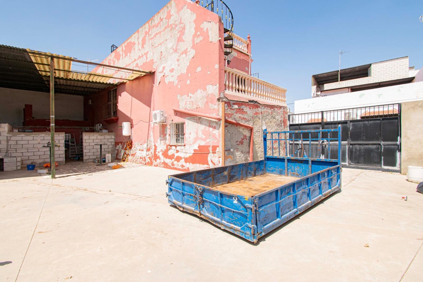 4 soveværelse Semi-Rækkehus til salg i Los Palacios y Villafranca - € 187.000 (Ref: 9095318)