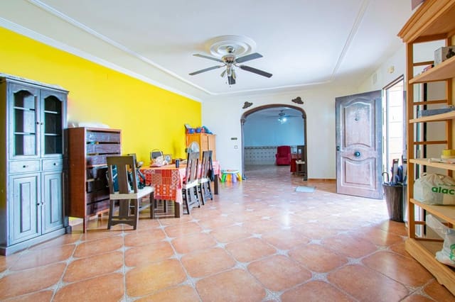 4 soverom Kjedet enebolig til salgs i Los Palacios y Villafranca - € 187 000 (Ref: 9095318)