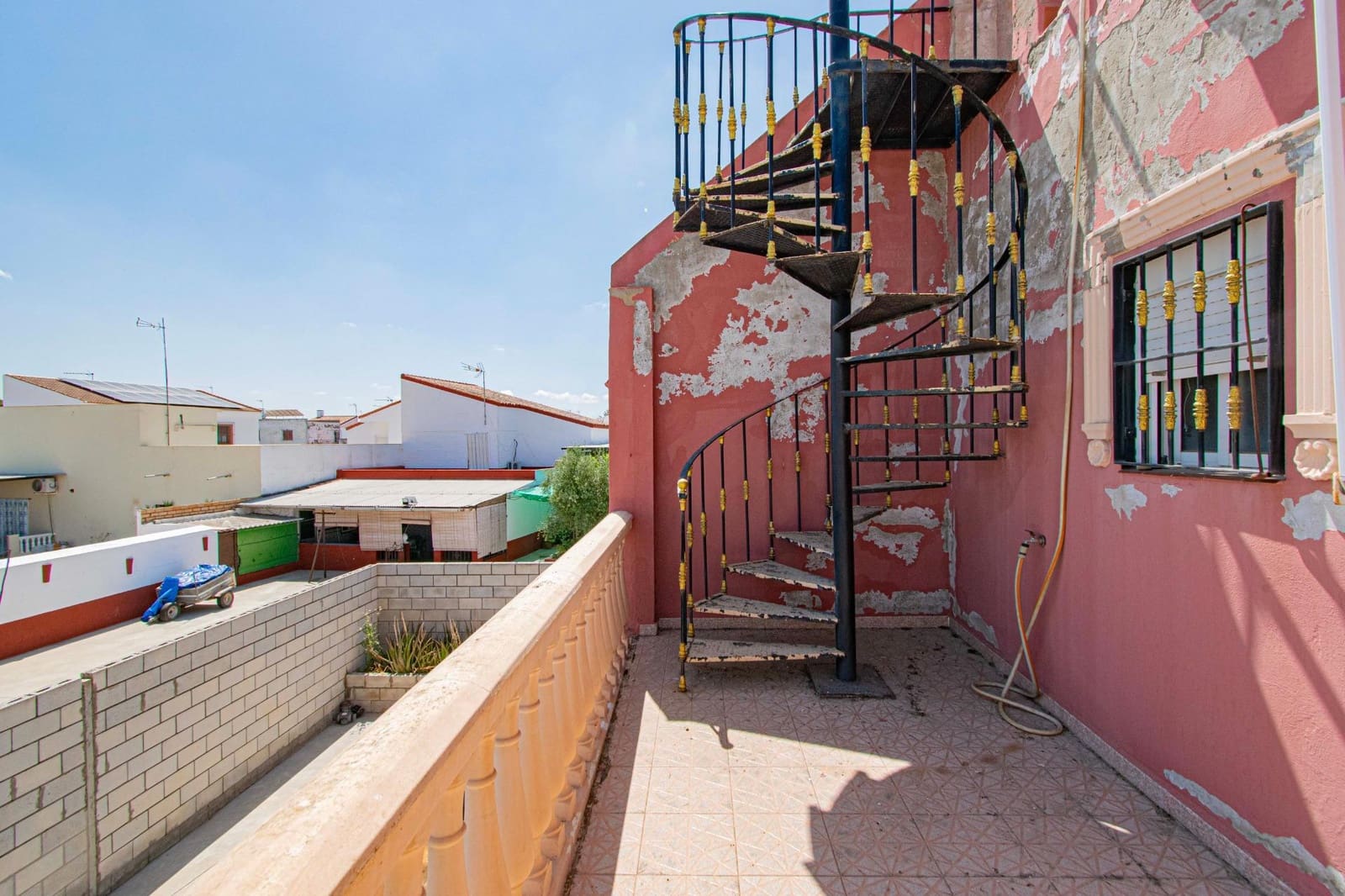 4 soveværelse Semi-Rækkehus til salg i Los Palacios y Villafranca - € 187.000 (Ref: 9095318)