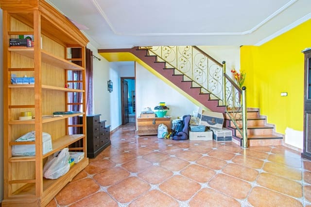 4 soveværelse Semi-Rækkehus til salg i Los Palacios y Villafranca - € 187.000 (Ref: 9095318)