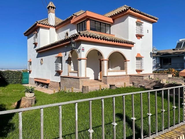 4 soverom Villa til salgs i Montequinto, Dos Hermanas med svømmebasseng garasje - € 590 000 (Ref: 9100799)