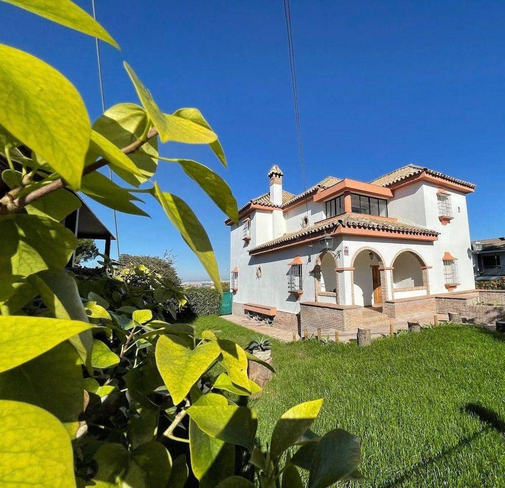 4 quarto Moradia para venda em Montequinto com piscina garagem - 560 000 € (Ref: 9100799)