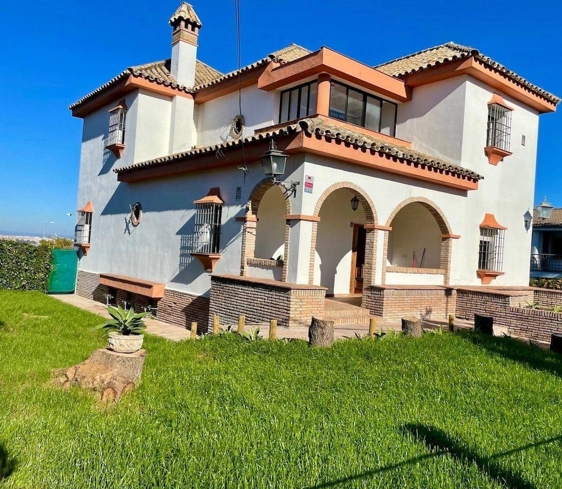 4 quarto Moradia para venda em Montequinto com piscina garagem - 560 000 € (Ref: 9100799)