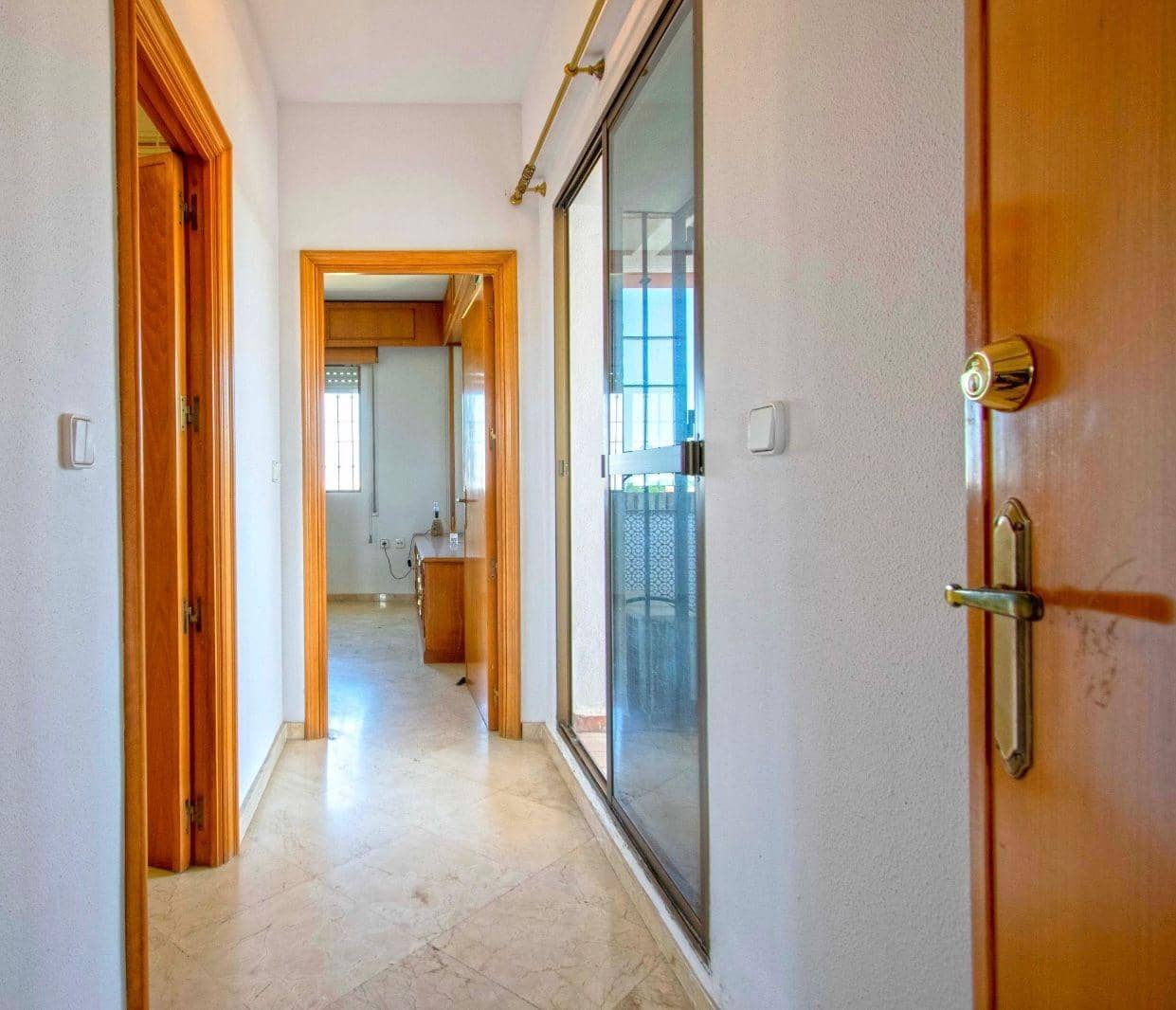 4 quarto Moradia para venda em Montequinto com piscina garagem - 560 000 € (Ref: 9100799)