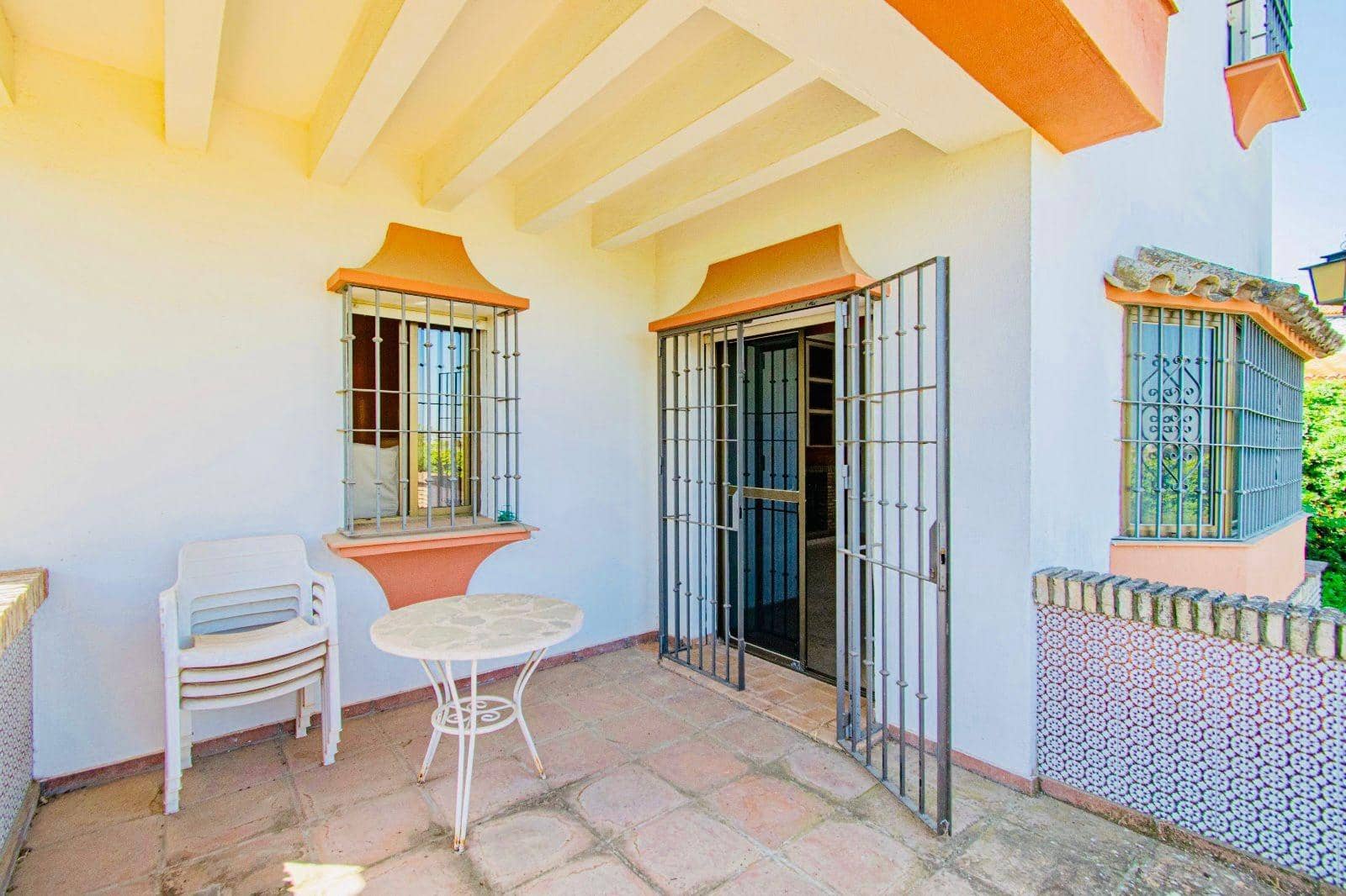 4 quarto Moradia para venda em Montequinto com piscina garagem - 560 000 € (Ref: 9100799)