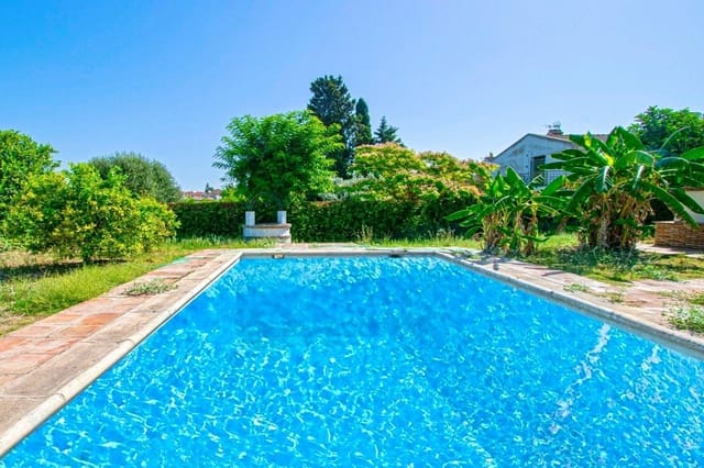 4 soveværelse Villa til salg i Montequinto, Dos Hermanas med swimmingpool garage - € 560.000 (Ref: 9100799)