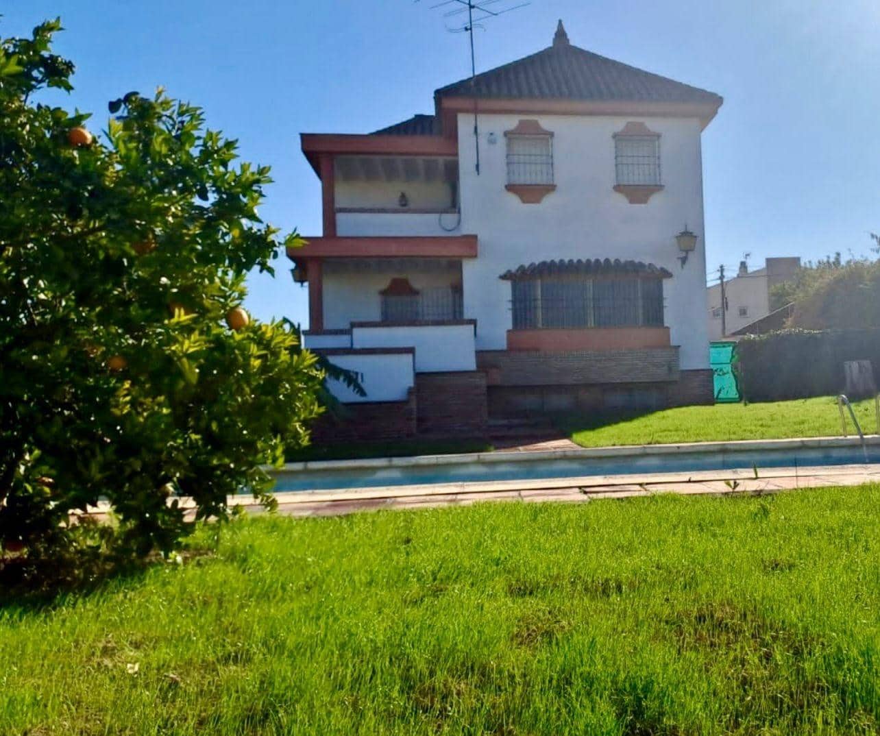 4 bedroom Villa for sale in Montequinto with pool garage - € 560,000 (Ref: 9100799)