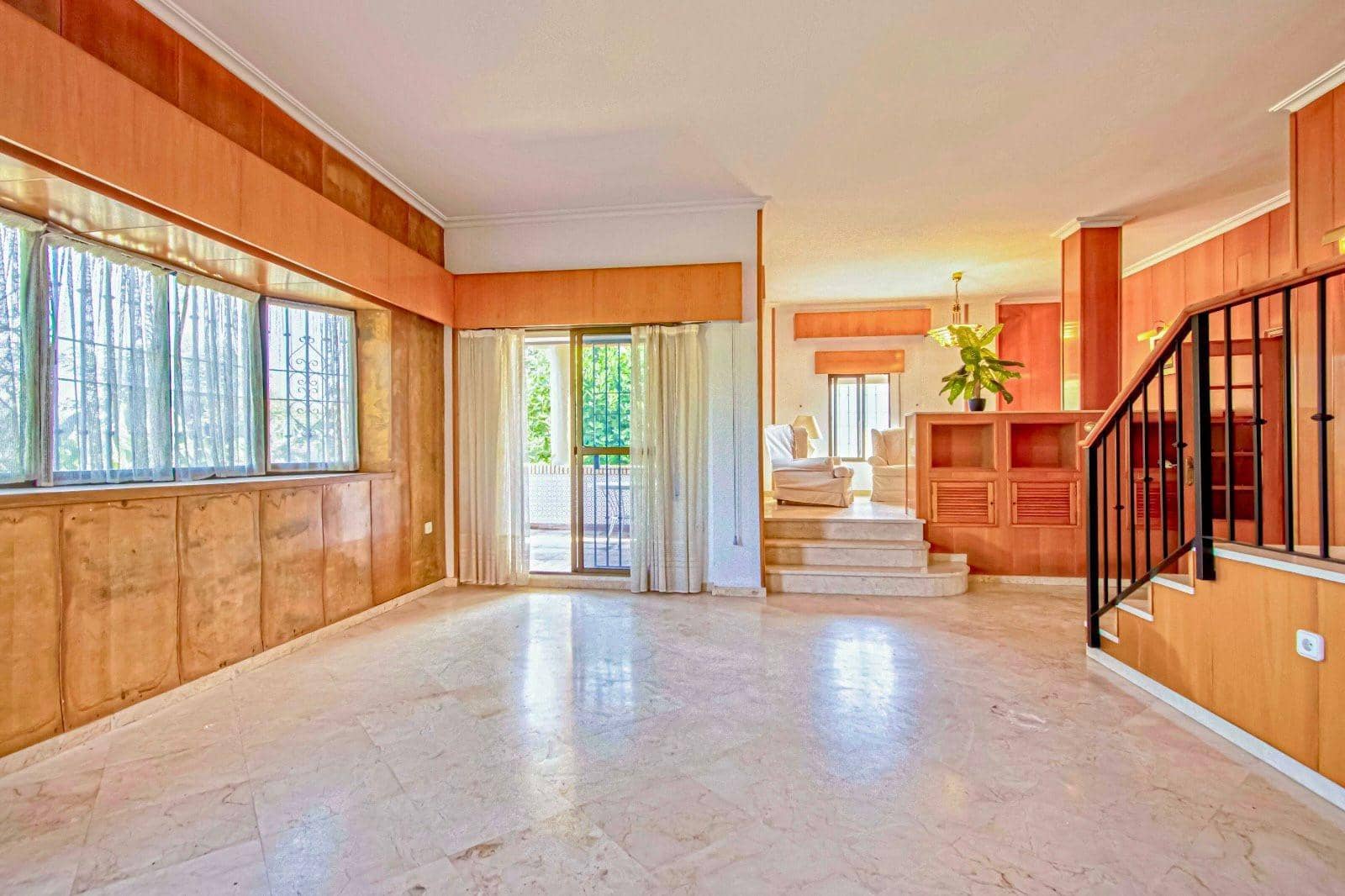 4 bedroom Villa for sale in Montequinto with pool garage - € 560,000 (Ref: 9100799)