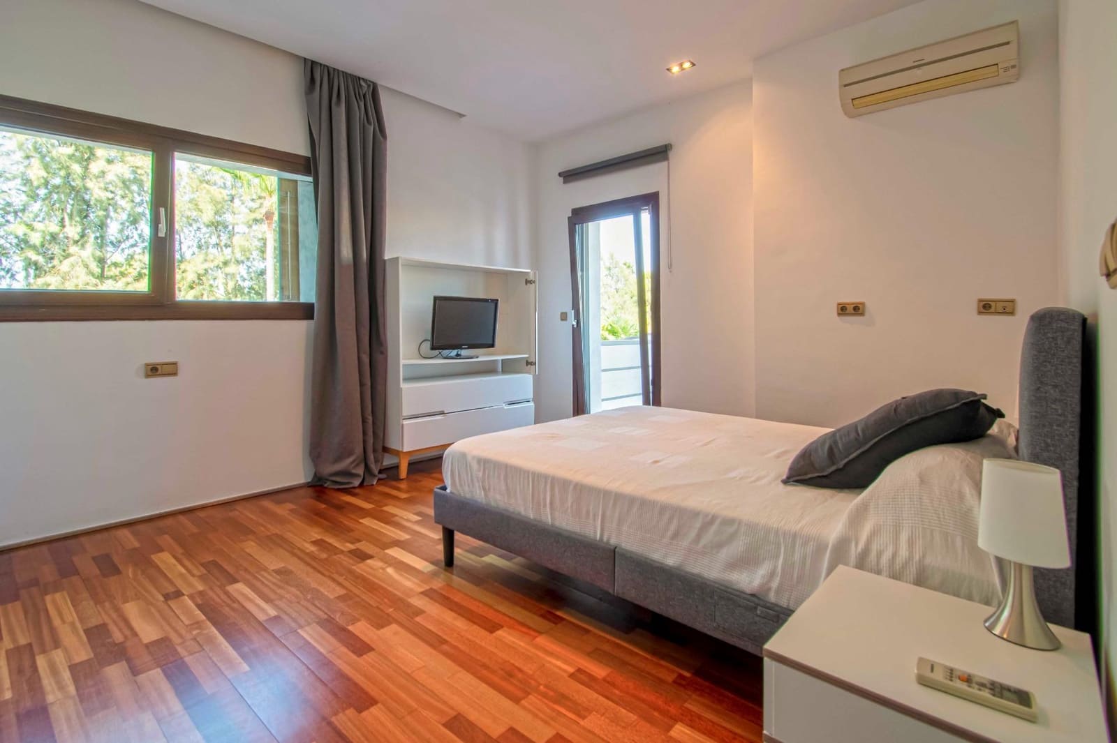 4 sypialnia Willa na sprzedaż w Aznalcazar z basenem - 670 000 € (Ref: 9126825)