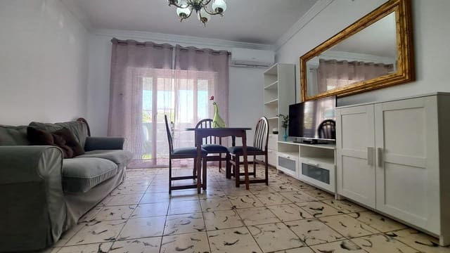 3 soveværelse Lejlighed til leje i Sevilla by - € 750 (Ref: 9129796)