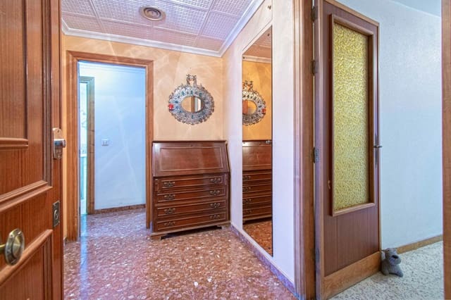 4 bedroom Flat for sale in Seville city - € 380,000 (Ref: 9129798)