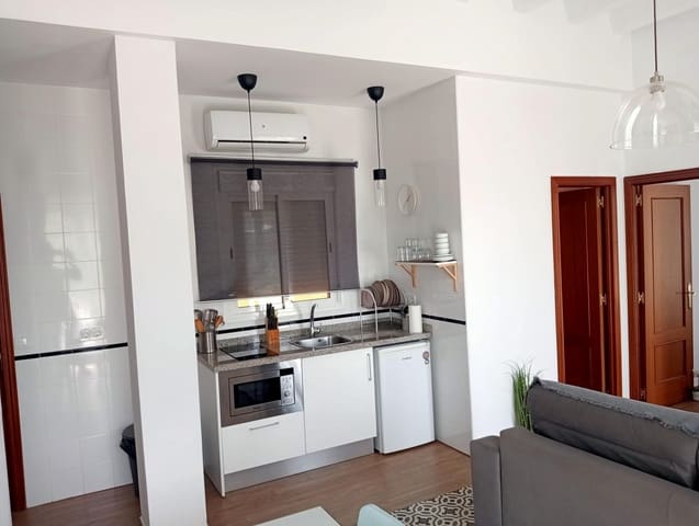 2 bedroom Flat for rent in Seville city - € 1,300 (Ref: 9129800)