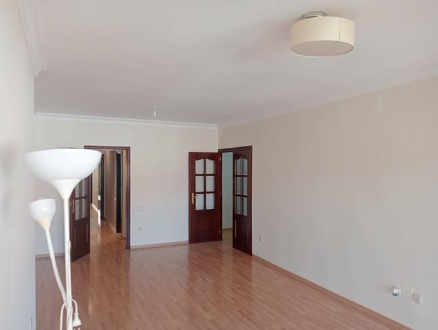 3 bedroom Flat for rent in Seville city with garage - € 1,800 (Ref: 9129801)