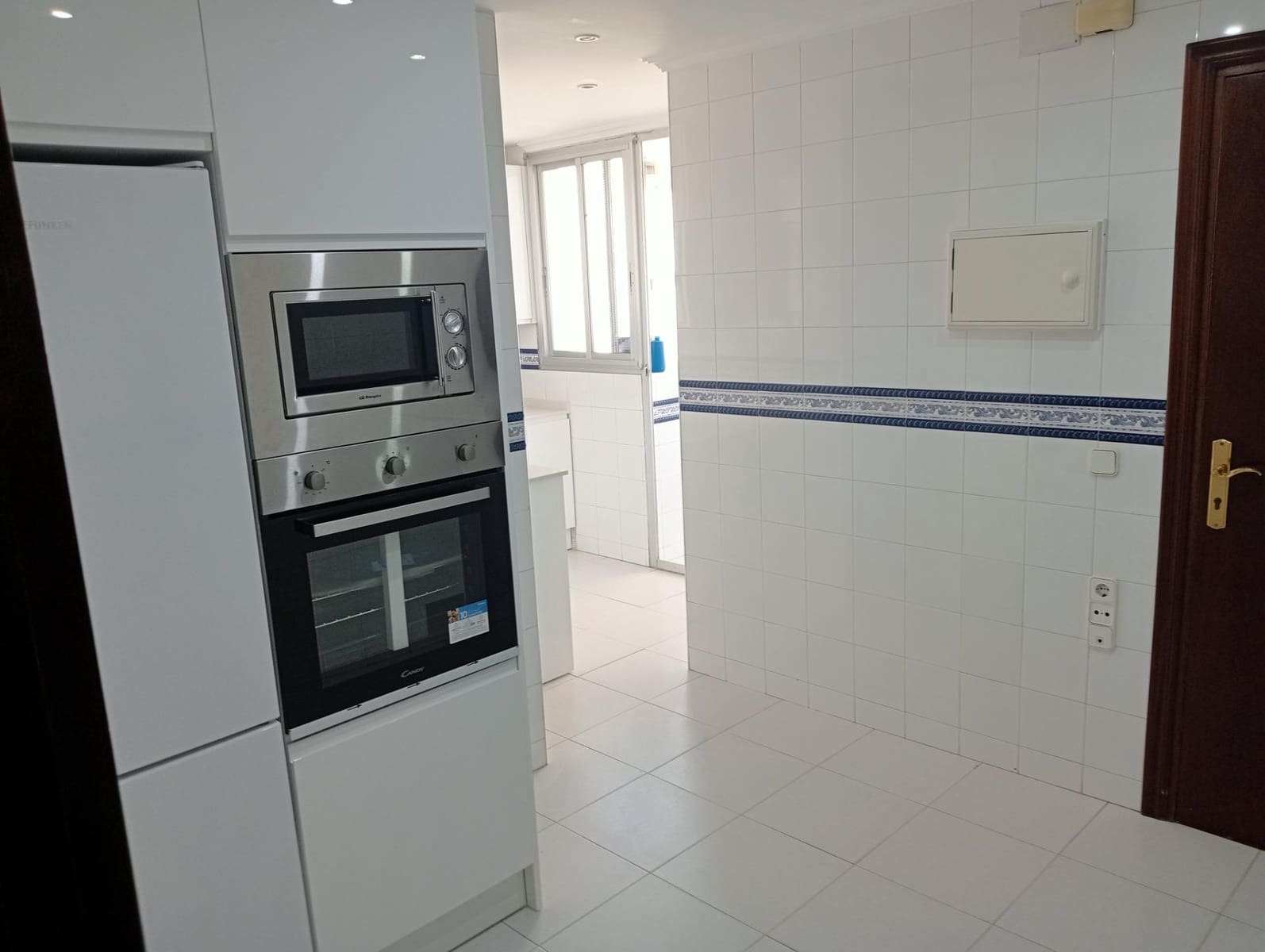 3 soveværelse Lejlighed til leje i Sevilla by med garage - € 1.450 (Ref: 9129801)