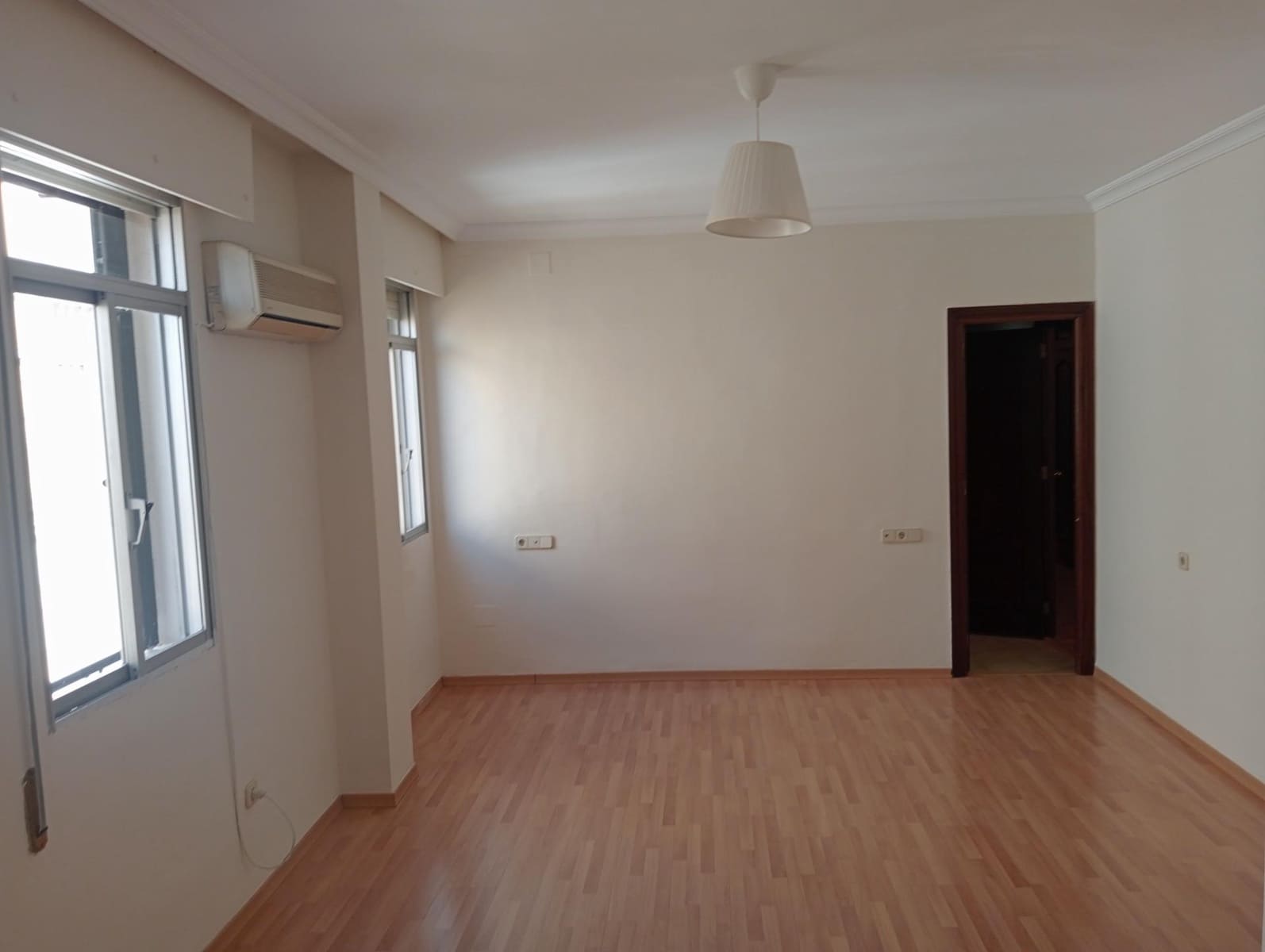 3 soveværelse Lejlighed til leje i Sevilla by med garage - € 1.450 (Ref: 9129801)