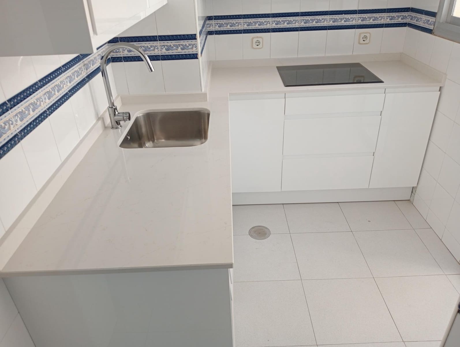 3 soveværelse Lejlighed til leje i Sevilla by med garage - € 1.450 (Ref: 9129801)