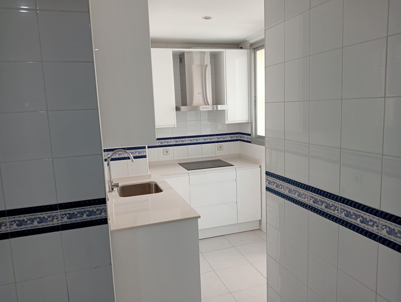 3 soveværelse Lejlighed til leje i Sevilla by med garage - € 1.450 (Ref: 9129801)